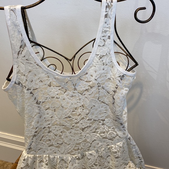 Aeropostale Sheer Lace Peplum Tank - Picture 3 of 6
